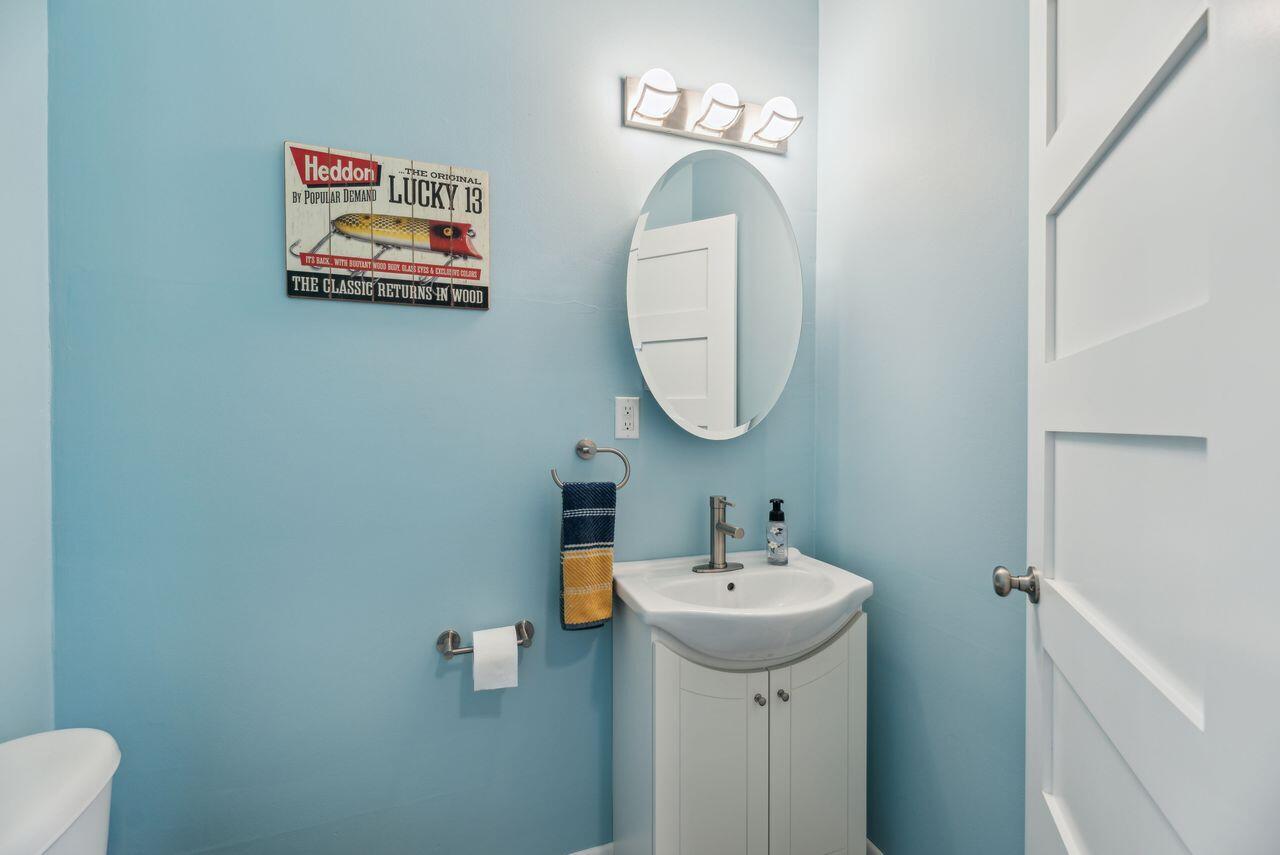 13312 Wilson Road New Buffalo, MI 49117 - Photo 14 of 29 14_Interior