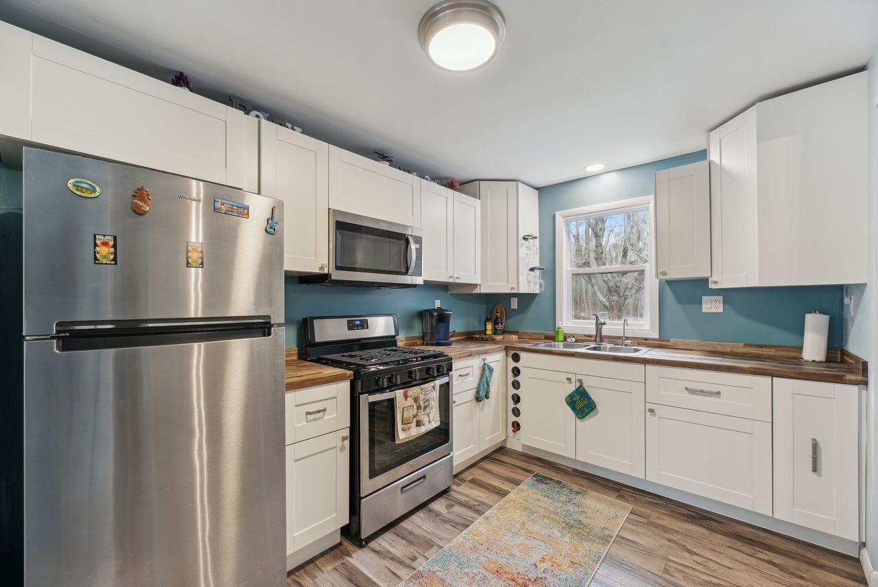 13312 Wilson Road New Buffalo, MI 49117 - Photo 10 of 29 10_Interior