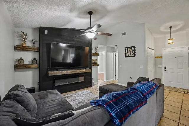 $299,000 | 36464 Doral Drive, Grand Island, FL 32735