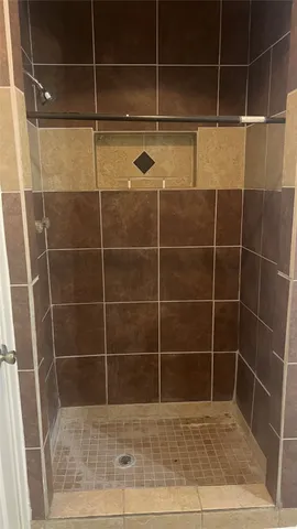 a view of livingroom with an entryway