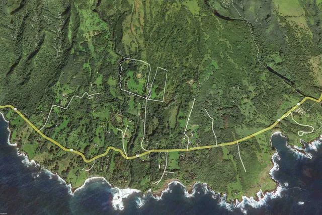 a view of a tennis court