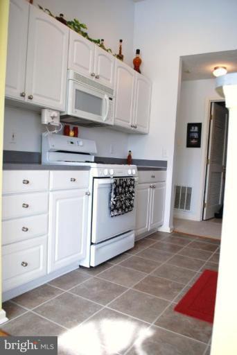 4743 Shellbark Road, Unit 4743 Owings Mills, MD 21117 - Photo 8 of 13 Kitchen