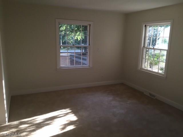 909 Edgemont Road Greensboro, NC 27406 - Photo 3 of 6 Gallery Image 3