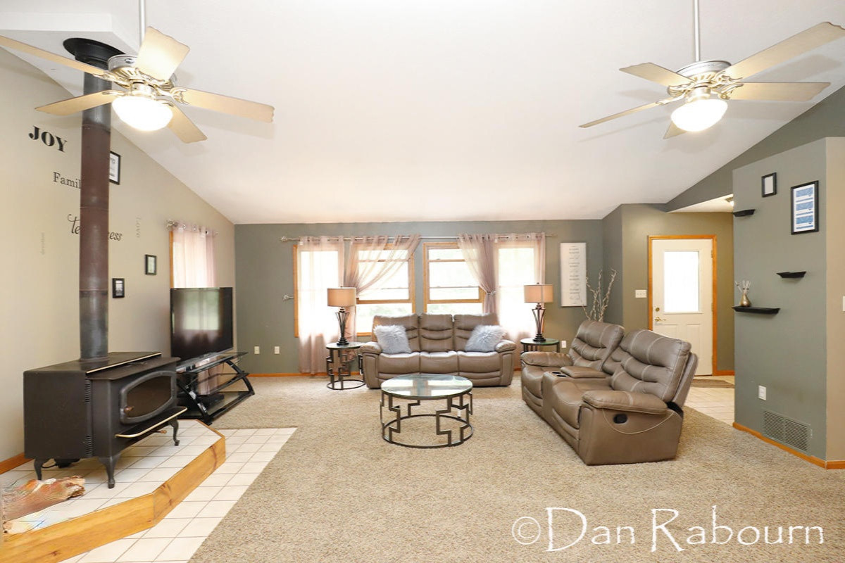 707 Sycamore Road Howard City, MI 49329 - Photo 6 of 29 IMG_7073