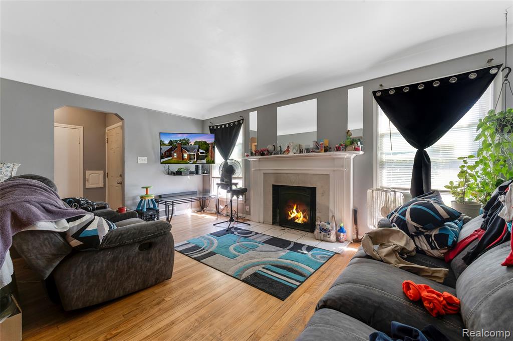 5279 Cadieux Road Detroit, MI 48224 - Photo 4 of 34 Gallery Image 4