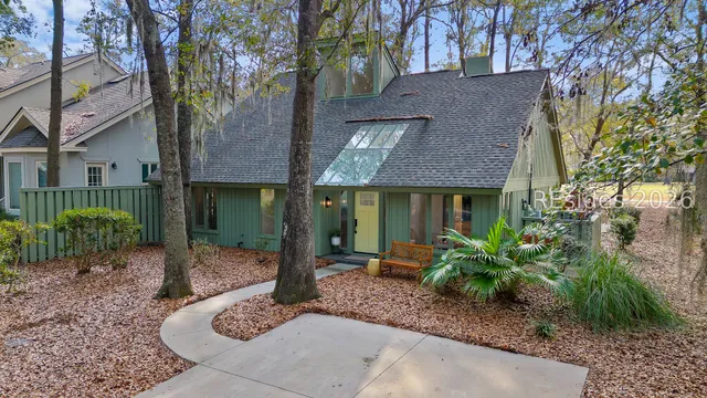 $719,000 | 55 Wax Myrtle Court, Hilton Head Island, SC 29926