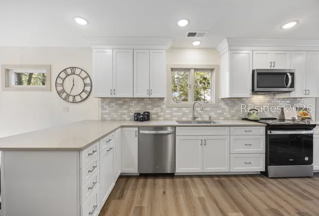 $719,000 | 55 Wax Myrtle Court, Hilton Head Island, SC 29926