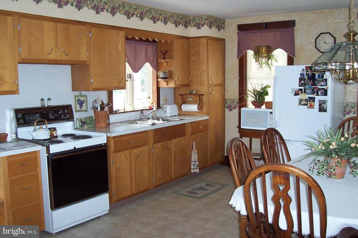 508 Hossler Road Manheim, PA 17545 - Photo 3 of 7