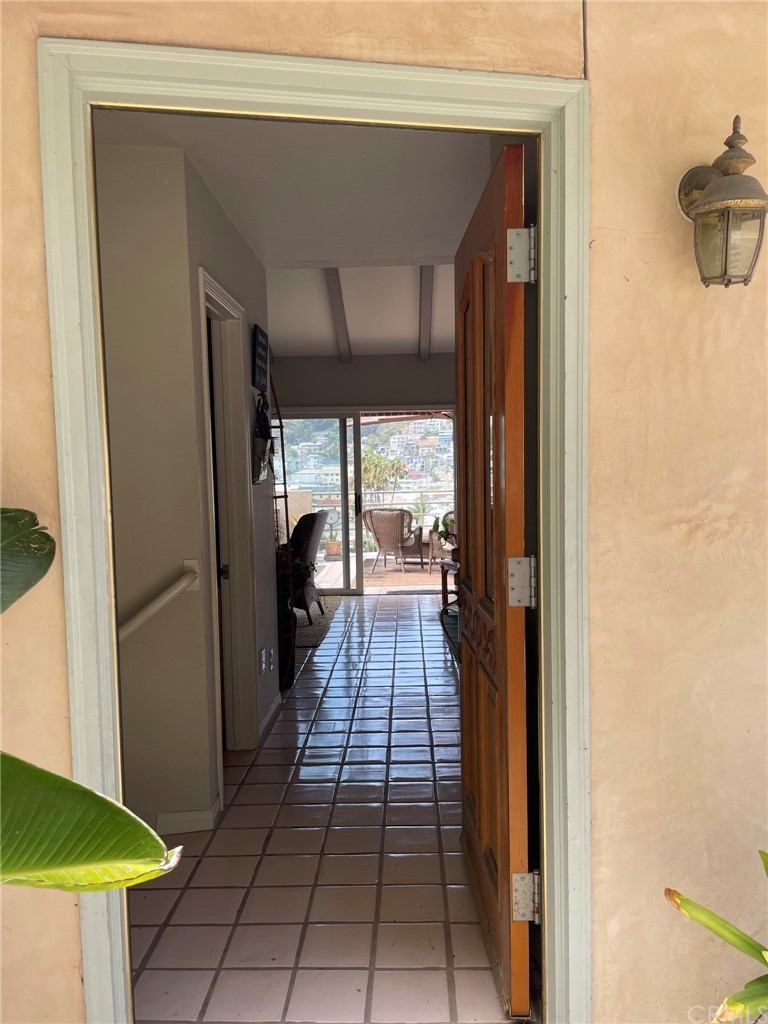 183 Lower Terrace Road Avalon, CA 90704 - Photo 14 of 33 a hallway with a view of living room