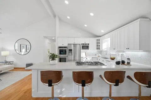 $2,488,000 | 750 Los Robles Avenue, Palo Alto, CA 94306