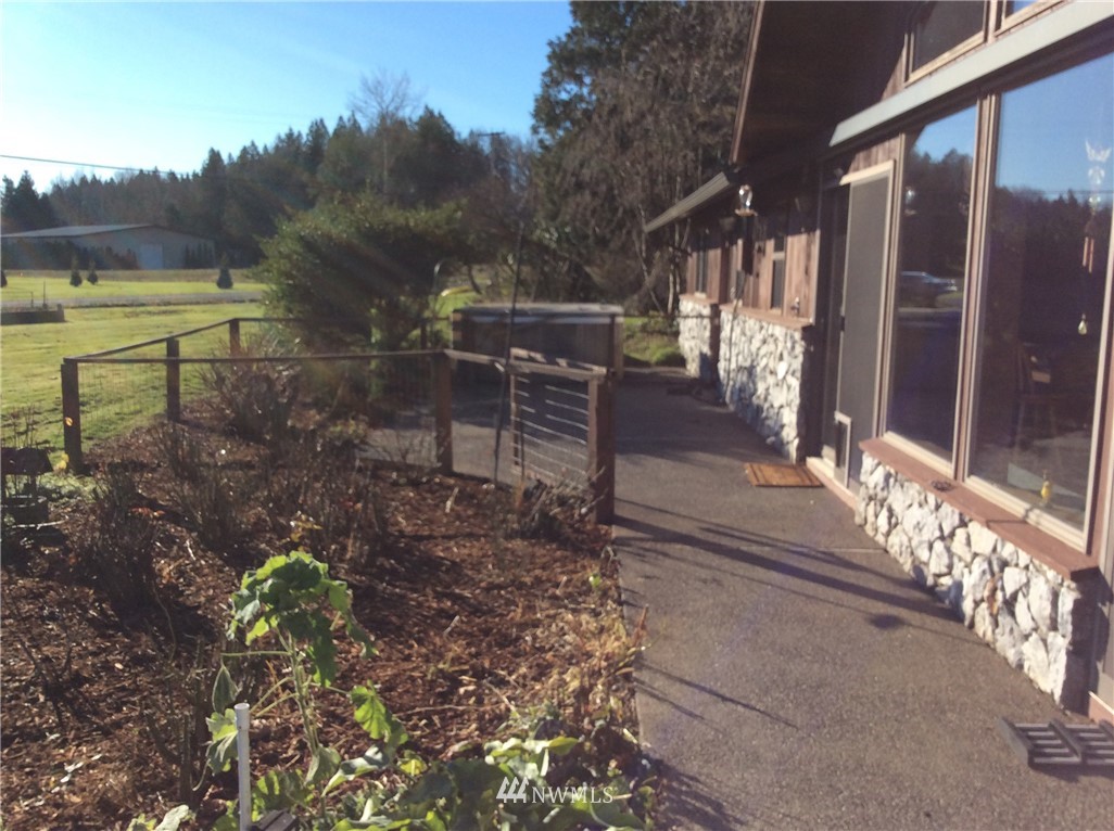 2586 Douglas Road Ferndale, WA 98248 - Photo 15 of 24