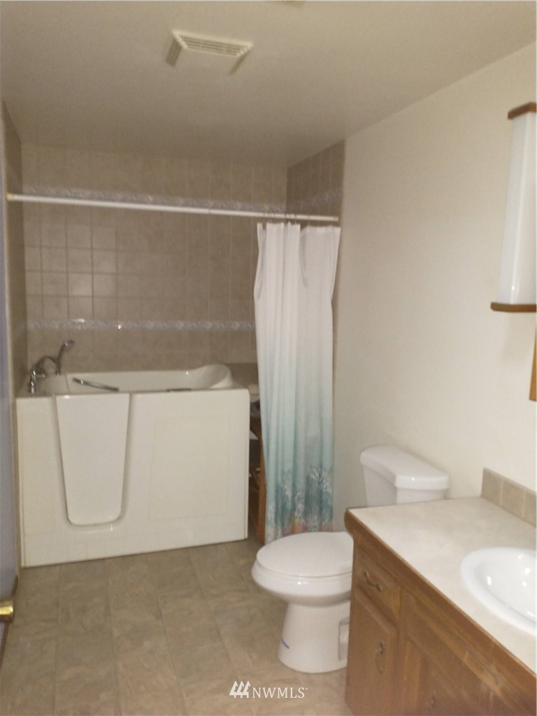 2586 Douglas Road Ferndale, WA 98248 - Photo 16 of 24