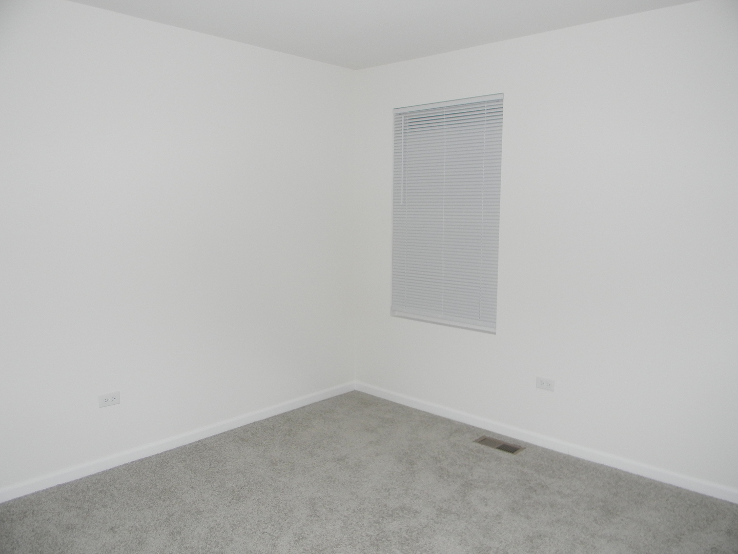 6616 Eich Drive Joliet, IL 60431 - Photo 14 of 20 a view of an empty room