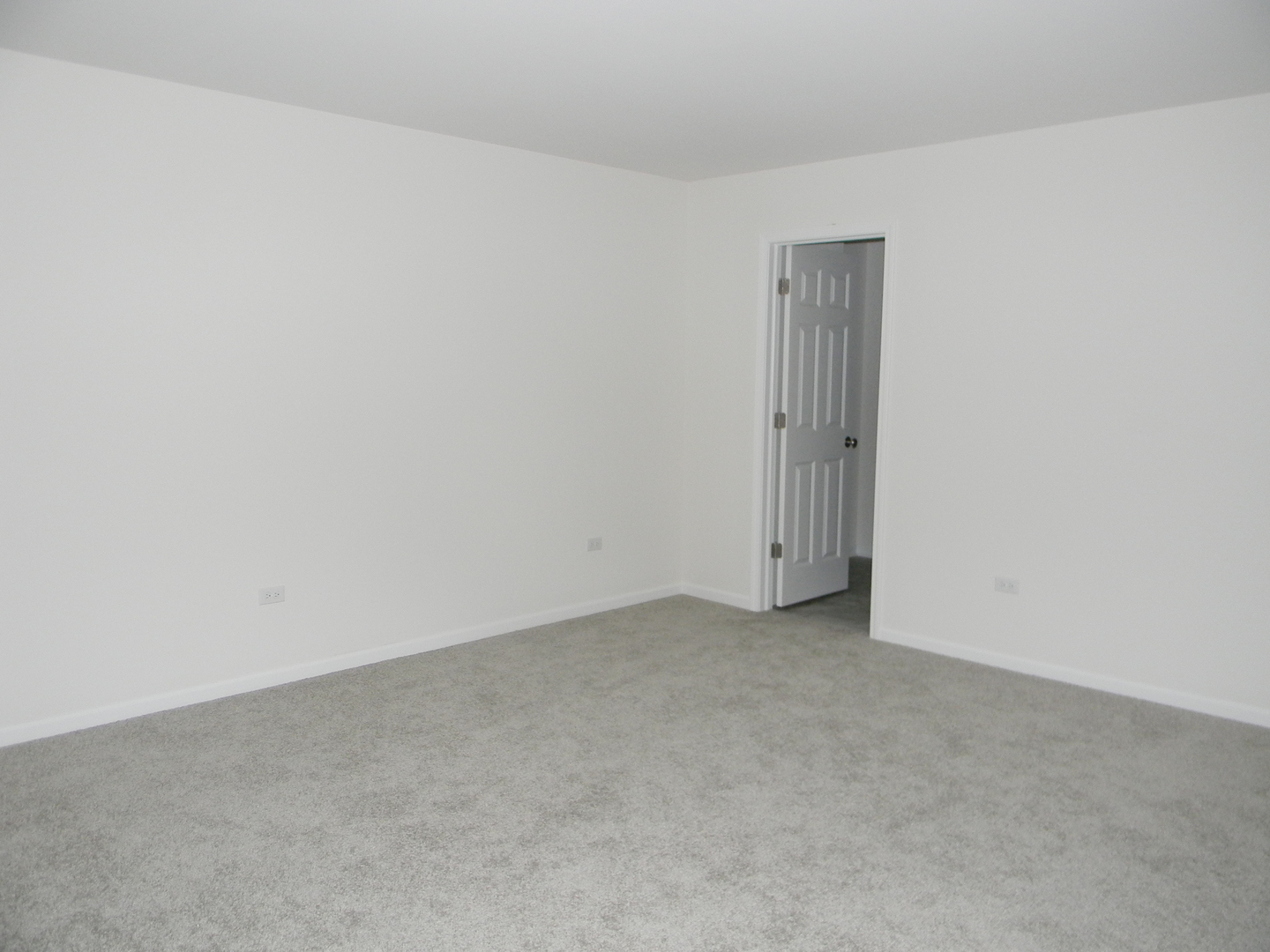 6616 Eich Drive Joliet, IL 60431 - Photo 10 of 20 a view of an empty room