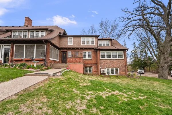 $124,900 | 2 Breezy Point Road, Clinton, IA 52732