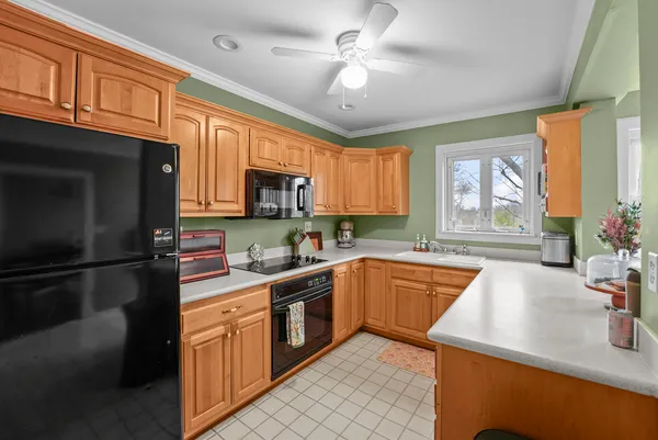 $117,900 | 2 Breezy Point Road, Clinton, IA 52732