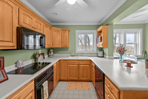 $117,900 | 2 Breezy Point Road, Clinton, IA 52732