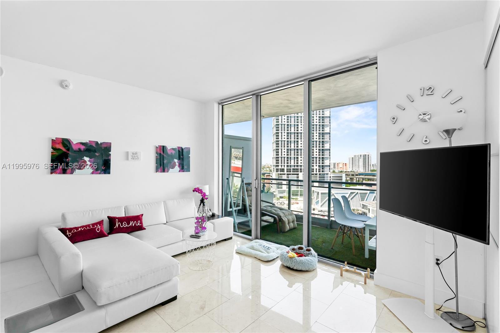 90 Southwest 3rd Street, Unit 1209 Miami, FL 33130 - Photo 3 of 33 Photo 3