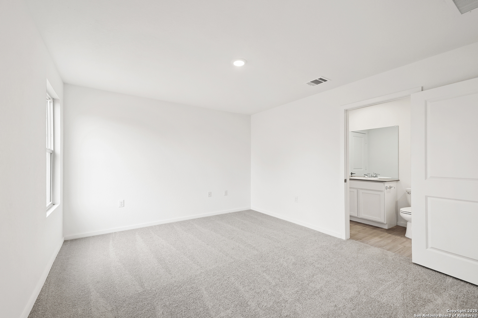 1111 Crenshaw Way San Antonio, TX 78221 - Photo 12 of 34