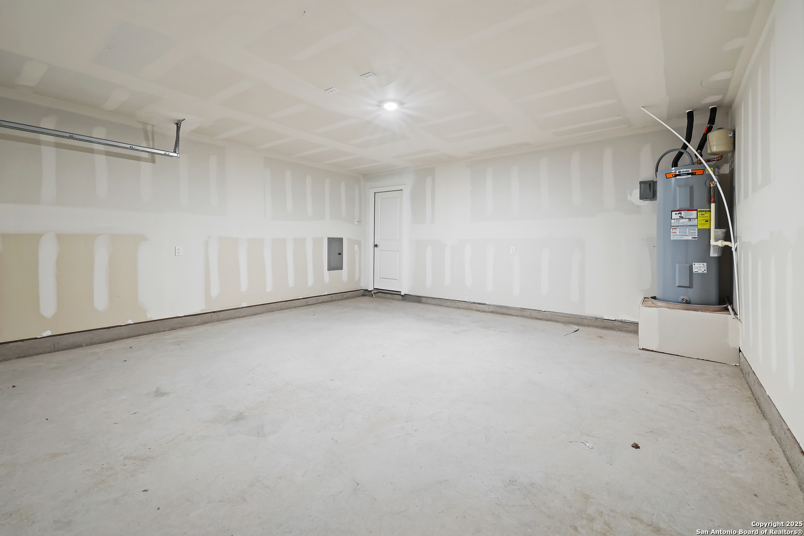 1111 Crenshaw Way San Antonio, TX 78221 - Photo 31 of 34