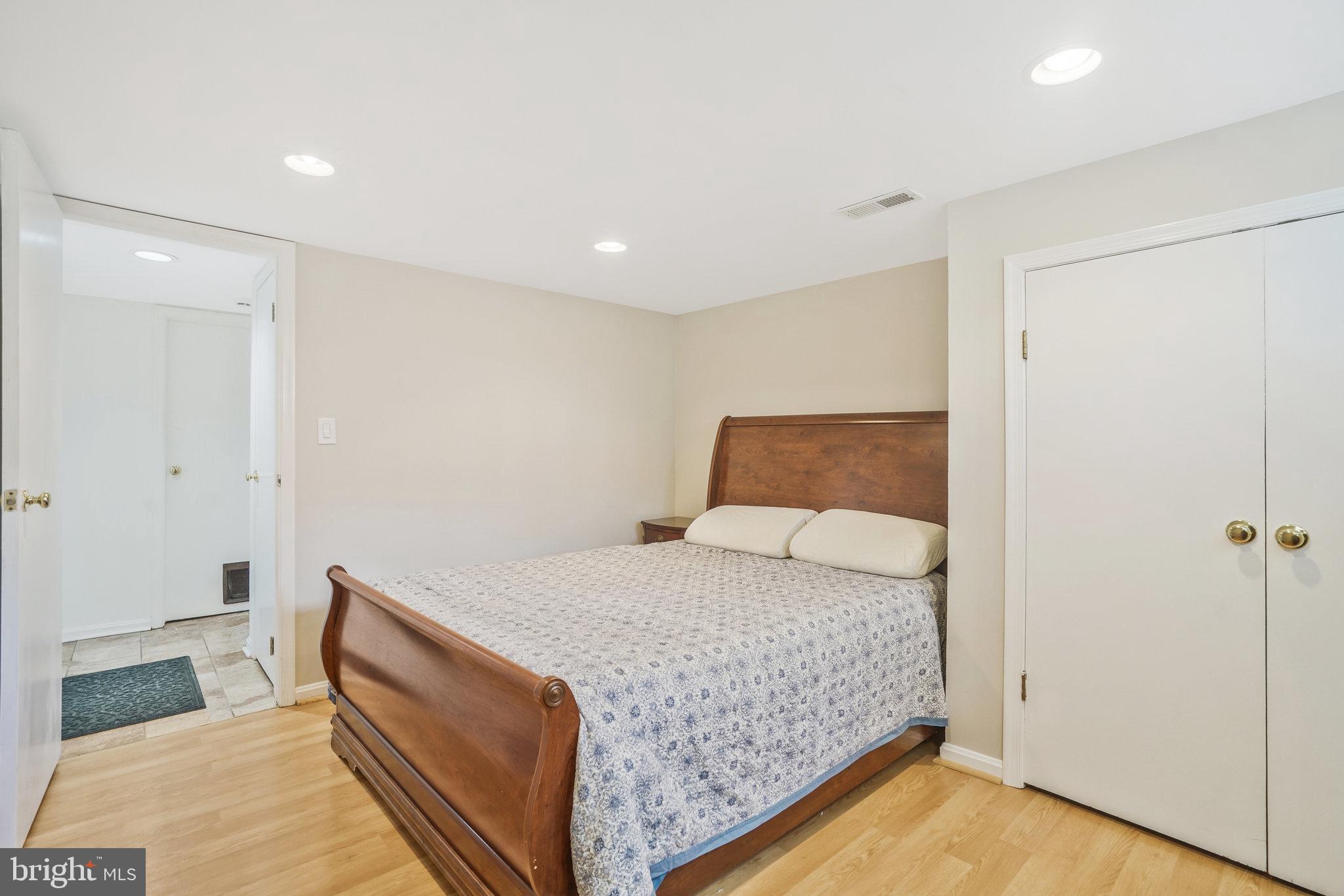 5909 Craig Street Springfield, VA 22150 - Photo 23 of 31 THIRD BEDROOM