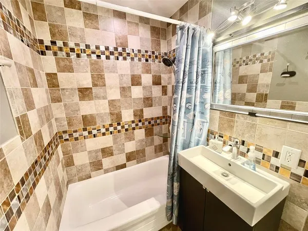 $1,850 | 3315 58th Avenue South, Unit 304, St. Petersburg, FL 33712