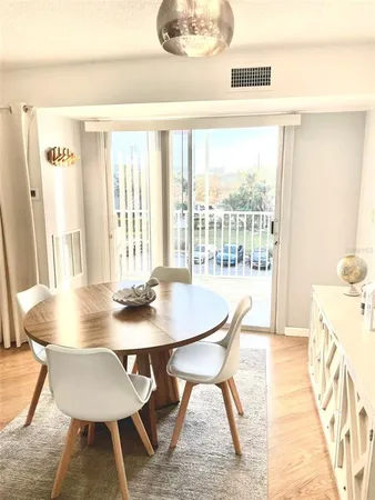 $1,850 | 3315 58th Avenue South, Unit 304, St. Petersburg, FL 33712