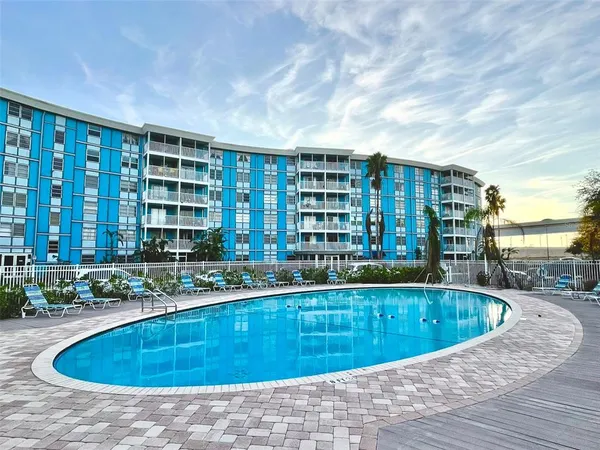 $1,850 | 3315 58th Avenue South, Unit 304, St. Petersburg, FL 33712