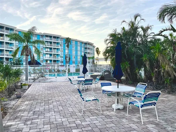 $1,850 | 3315 58th Avenue South, Unit 304, St. Petersburg, FL 33712