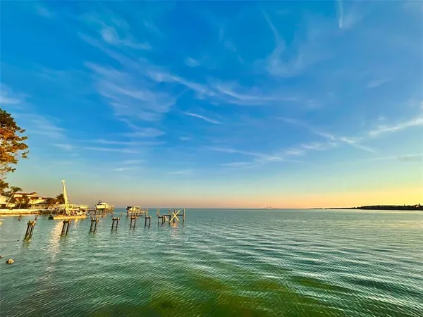 $1,850 | 3315 58th Avenue South, Unit 304, St. Petersburg, FL 33712