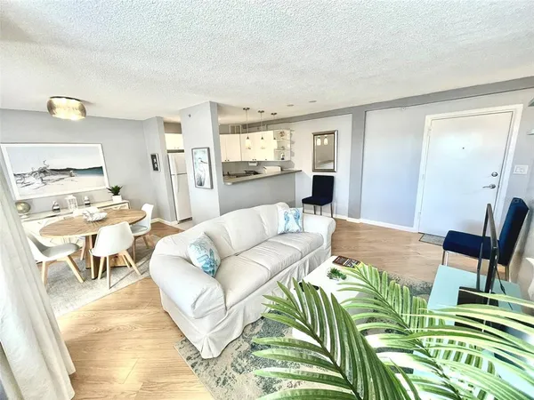 $1,850 | 3315 58th Avenue South, Unit 304, St. Petersburg, FL 33712