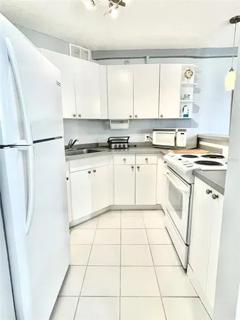 $1,850 | 3315 58th Avenue South, Unit 304, St. Petersburg, FL 33712