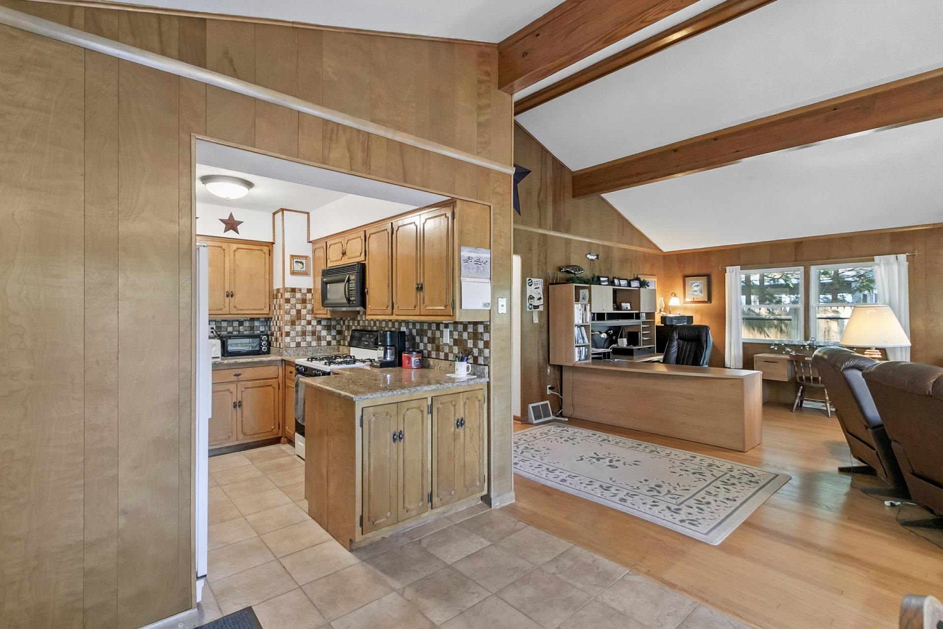 N3579 Tipperary Road Poynette, WI 53955 - Photo 13 of 41