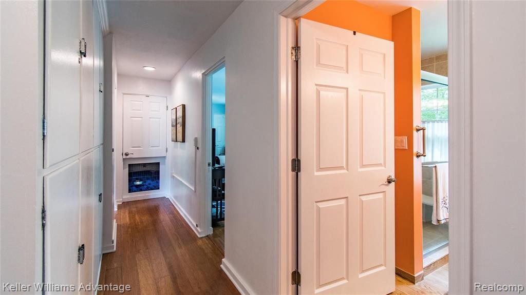 24675 Farmington Road Farmington, MI 48336 - Photo 9 of 23