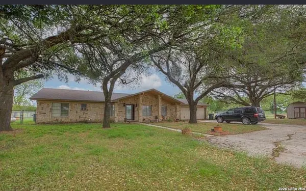 $355,000 | 1010 Country Oaks Drive, Luling, TX 78648