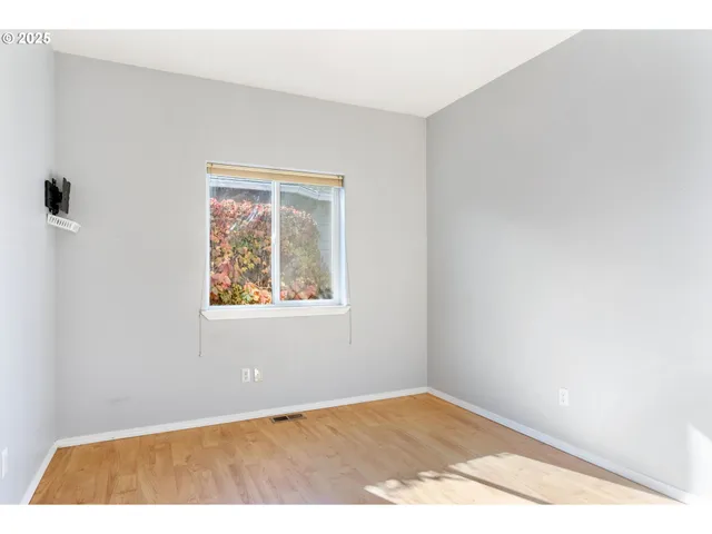 $700,000 | 780 Henderson Road, Hood River, OR 97031