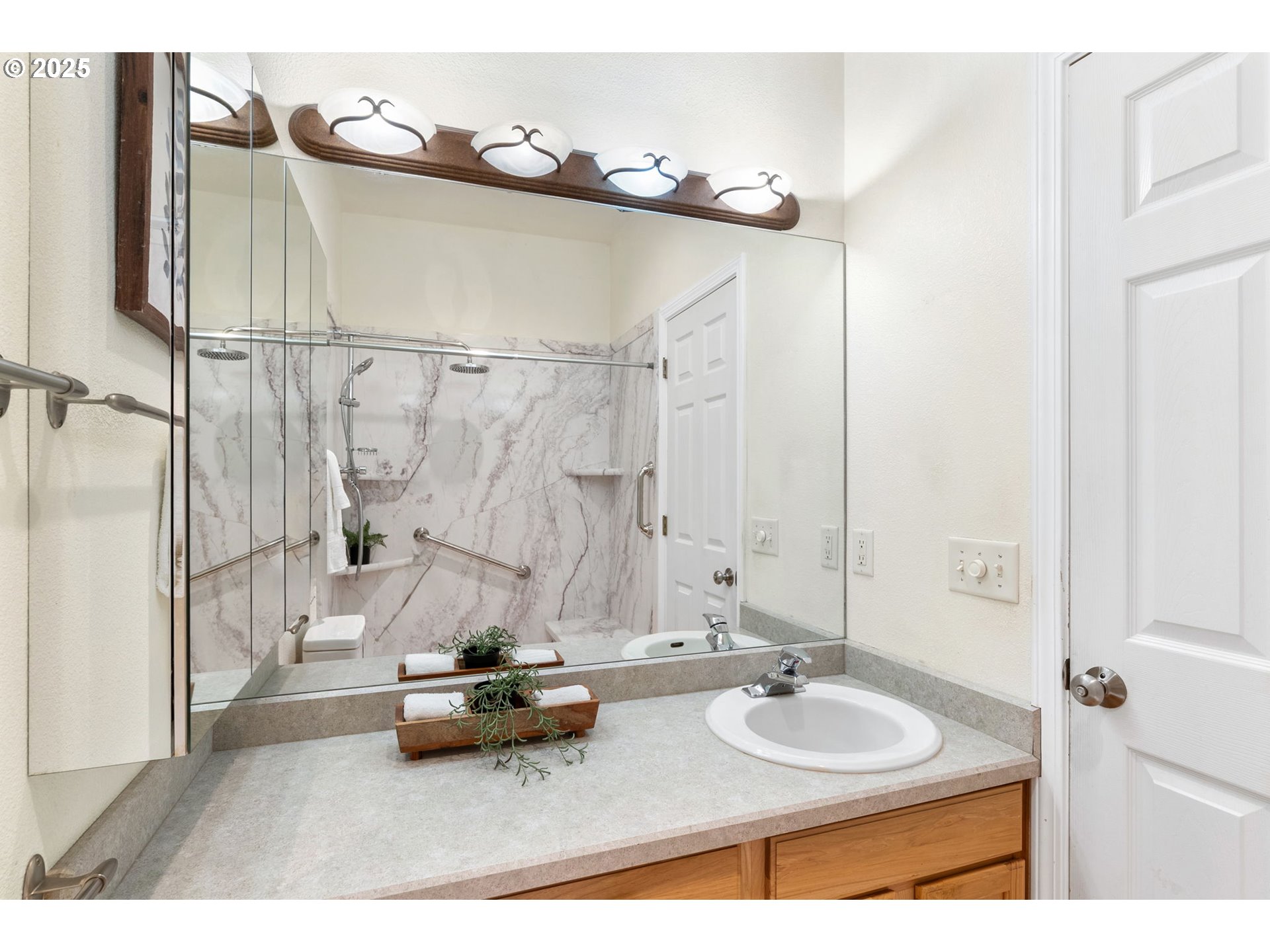 780 Henderson Road Hood River, OR 97031 - Photo 20 of 35 a bathroom with a sink and a mirror