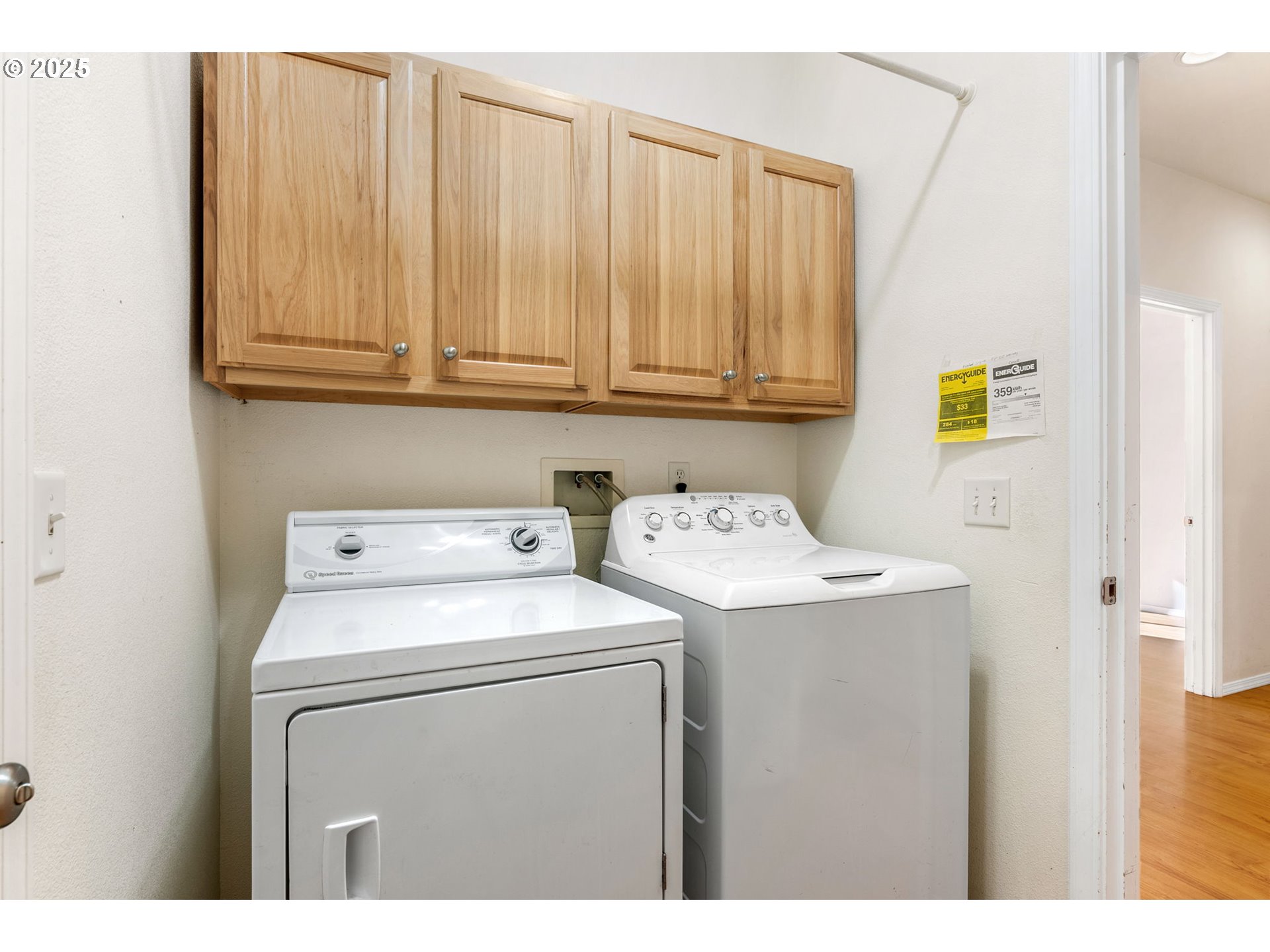 780 Henderson Road Hood River, OR 97031 - Photo 25 of 35 a utility room with dryer and washer