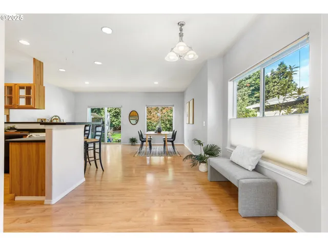 $700,000 | 780 Henderson Road, Hood River, OR 97031