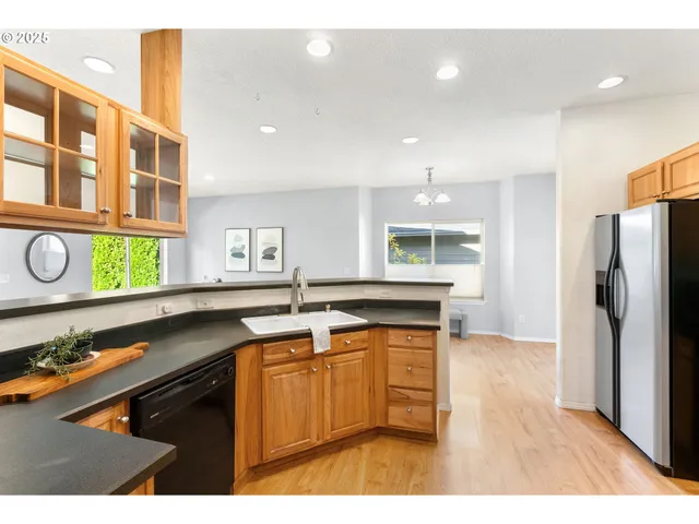 $700,000 | 780 Henderson Road, Hood River, OR 97031