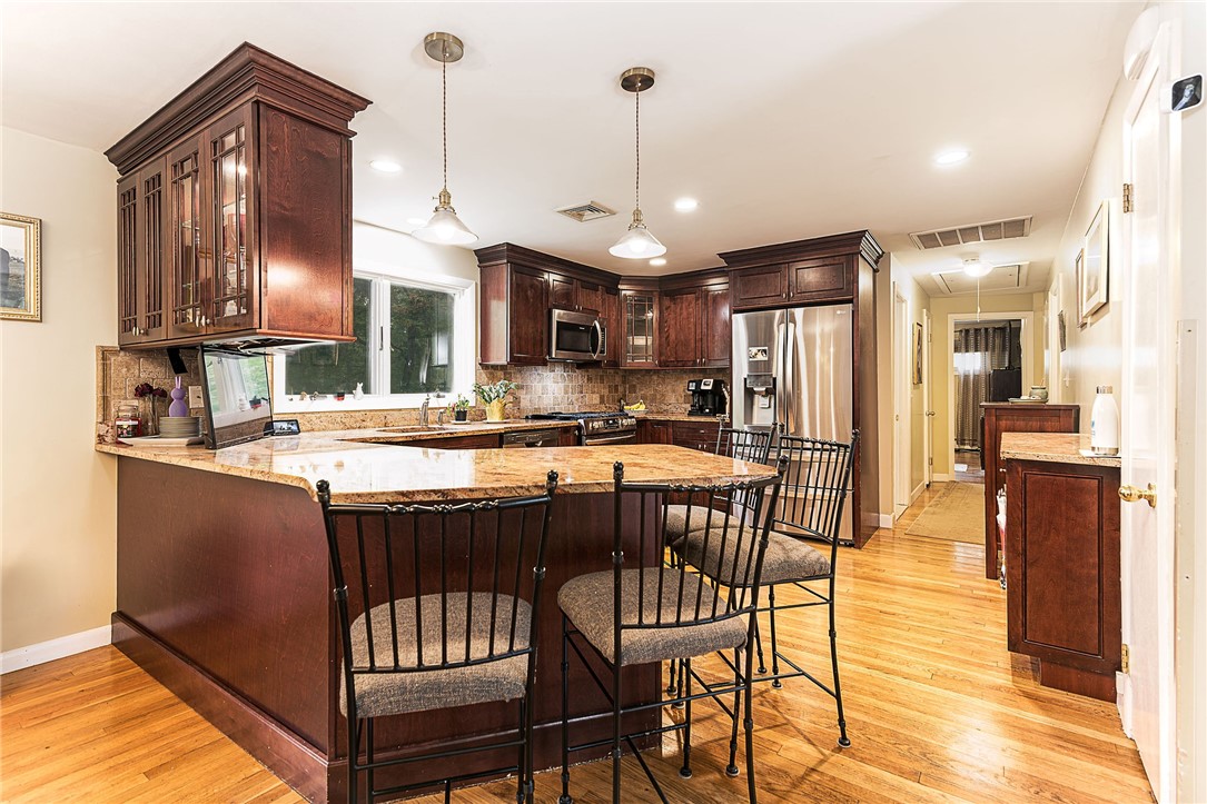529 Shippeetown Road East Greenwich, RI 02818 - Photo 14 of 46