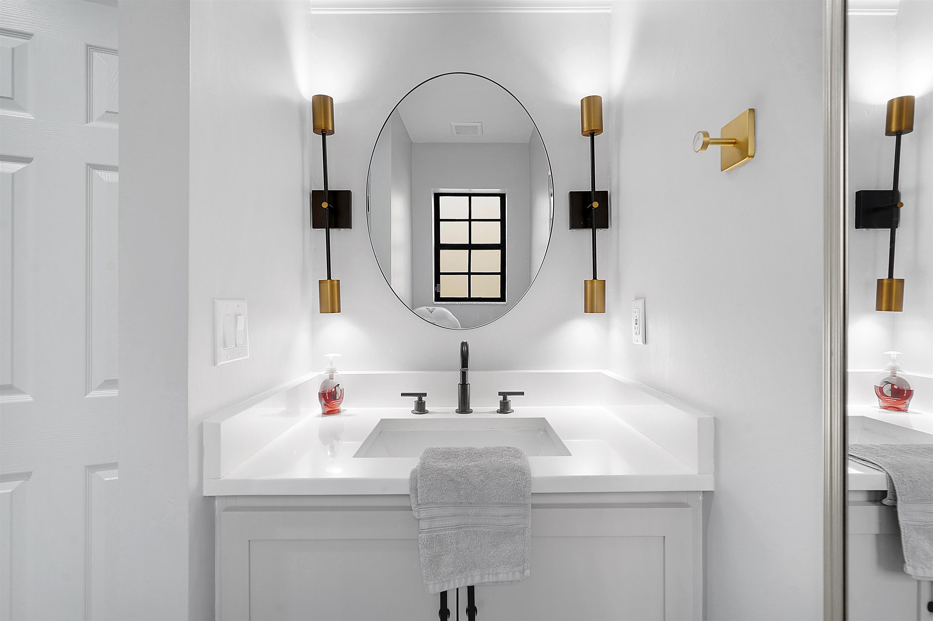 3020 Mac Road St. Augustine, FL 32086 - Photo 28 of 49 Bathroom with vanity