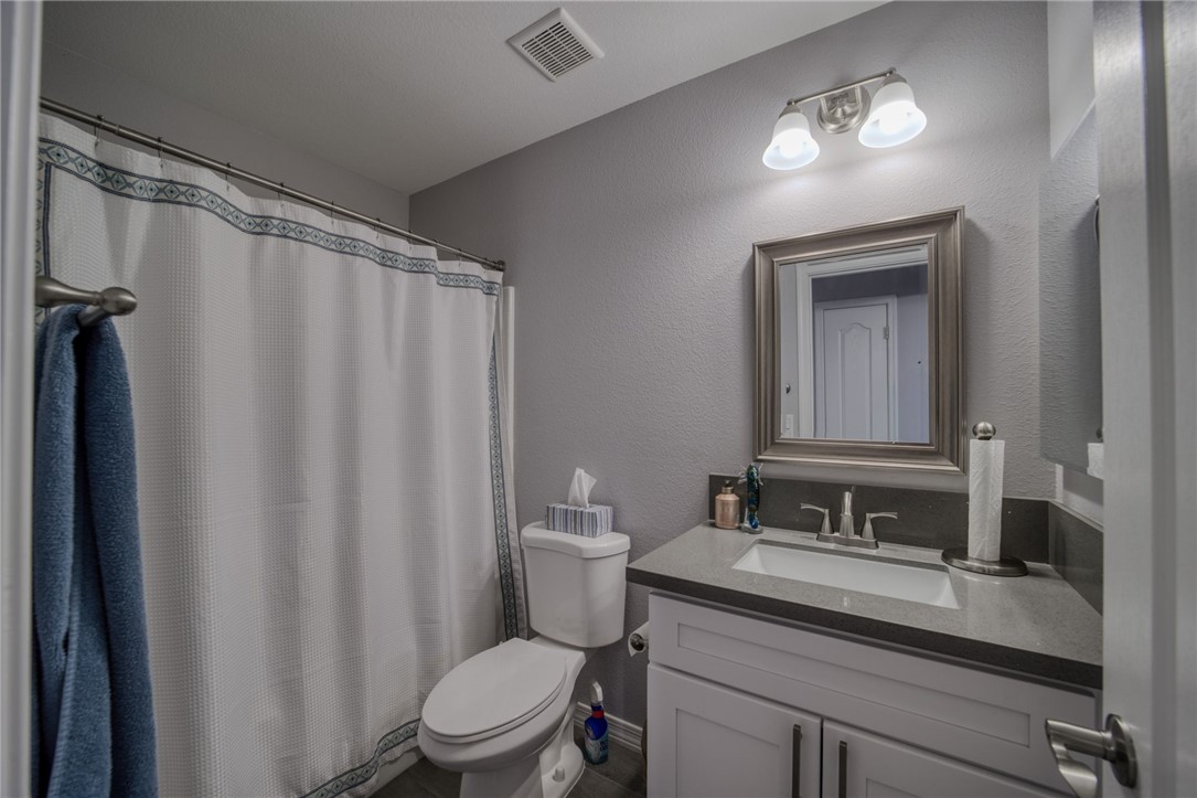 1632 Shamrock Road Bullhead City, AZ 86442 - Photo 28 of 59 Bathroom