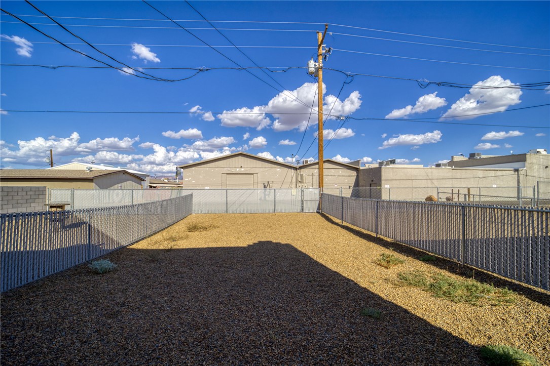 1632 Shamrock Road Bullhead City, AZ 86442 - Photo 44 of 59 Yard