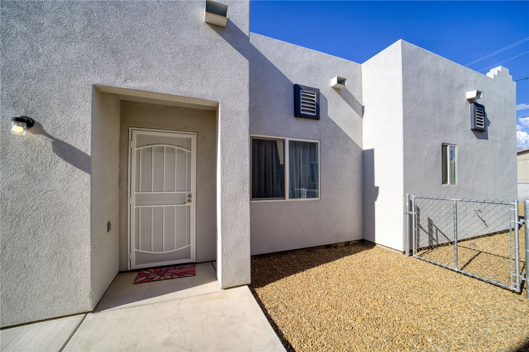 1632 Shamrock Road Bullhead City, AZ 86442 - Photo 5 of 59 Entry