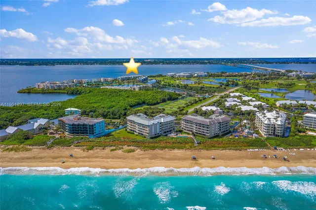 $2,250 | 40 Northeast Plantation Road, Unit 301, Stuart, FL 34996