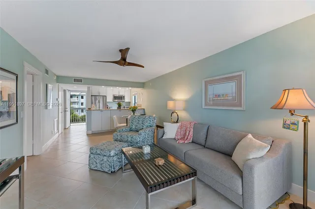 $2,250 | 40 Northeast Plantation Road, Unit 301, Stuart, FL 34996