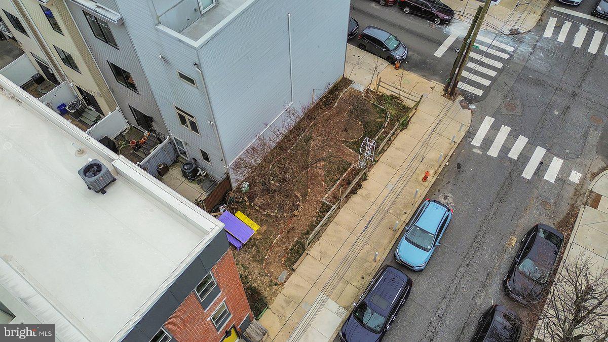 1407 North Howard Street Philadelphia, PA 19122 - Photo 6 of 12 a view of entryway
