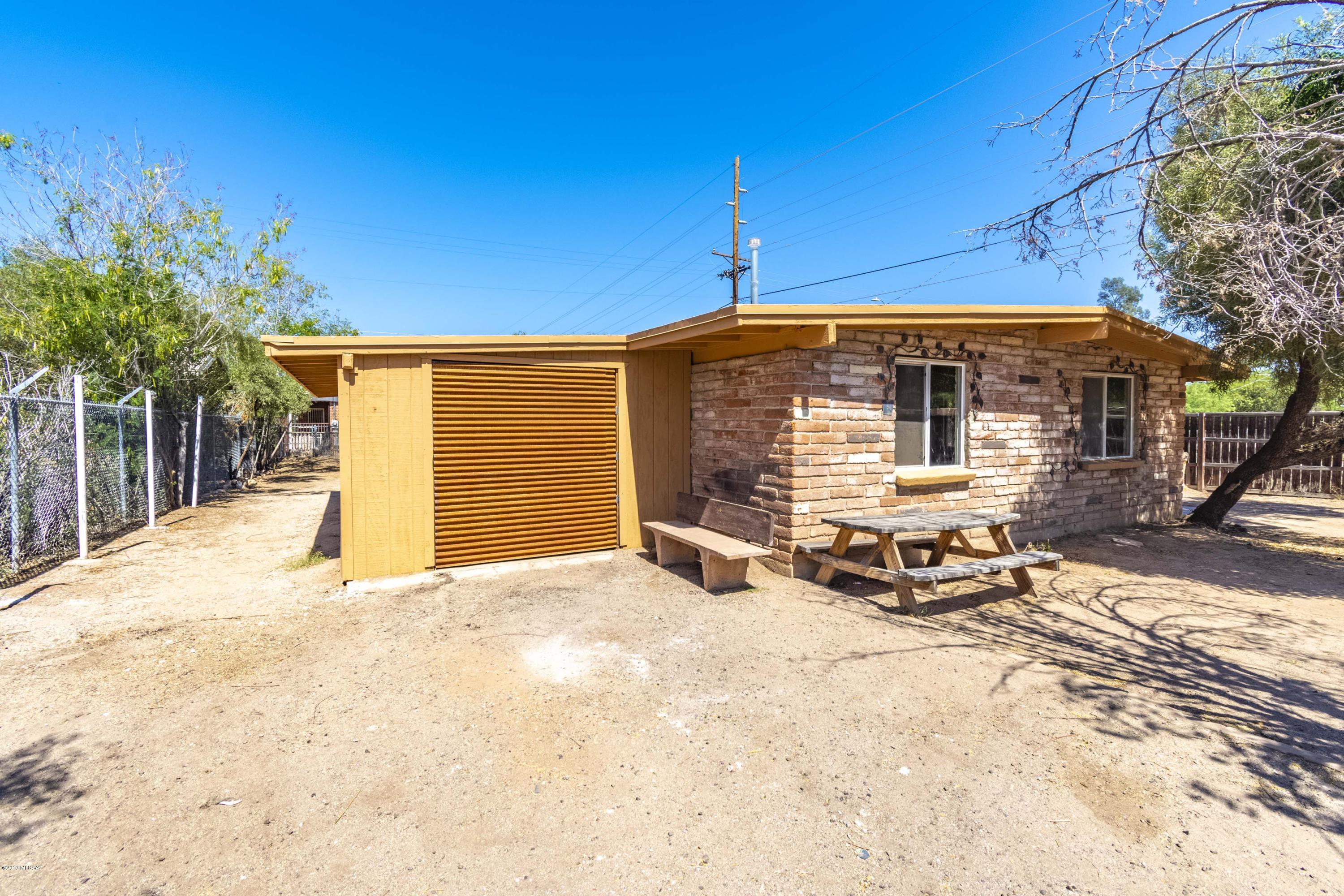 248 East Roger Road Tucson, AZ 85705 - Photo 2 of 17