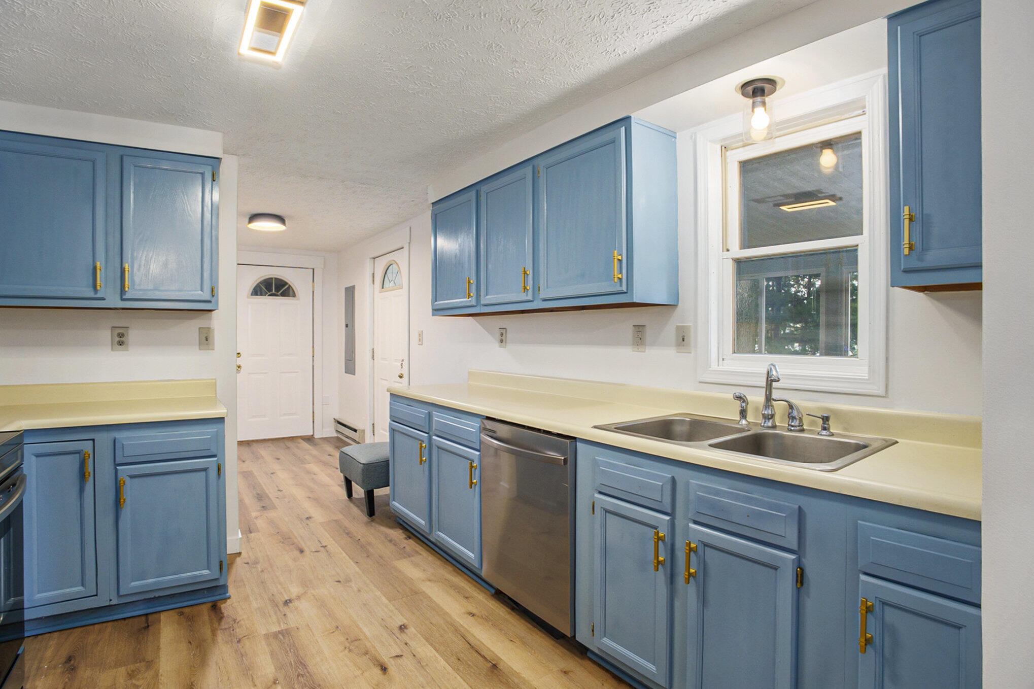 60053 East Oak Drive Decatur, MI 49045 - Photo 15 of 37 Kitchen